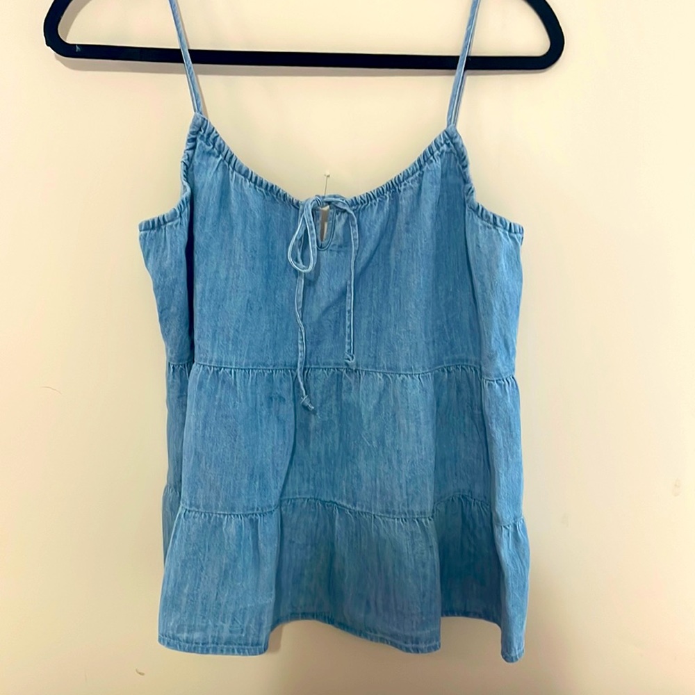 Old navy M chambray sleeveless top